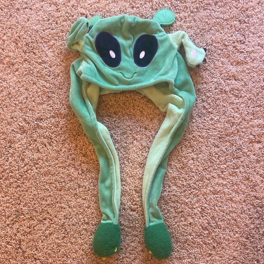 Kids Green Alien One-Piece Hat - Cute Character Design